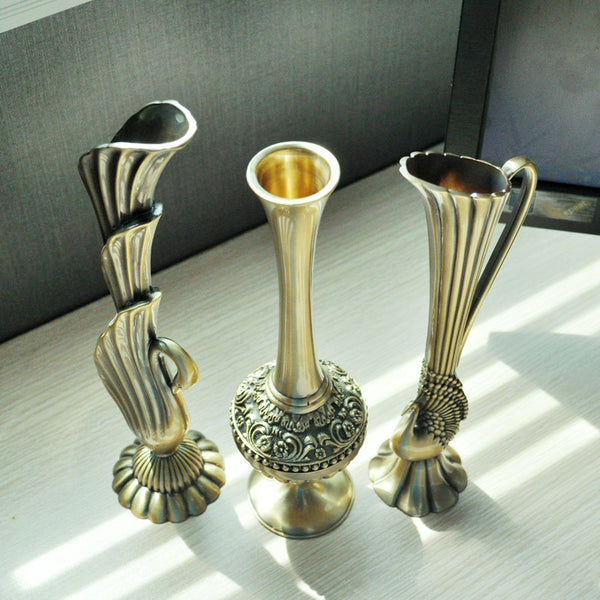 European Retro Peacock Metal Vase